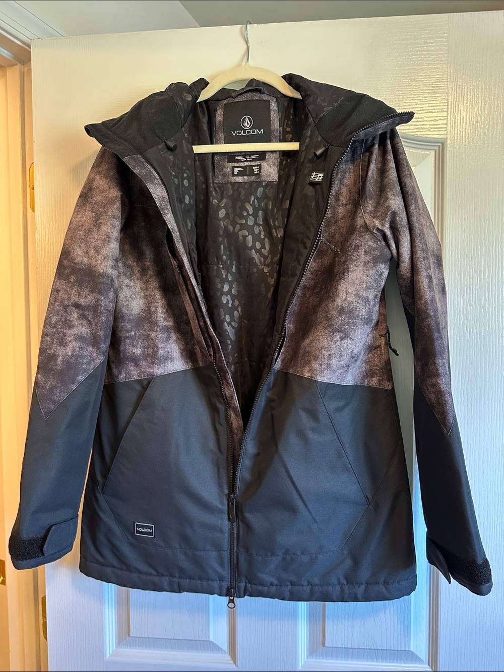 Volcom Women's Black and Charcoal Ski Jacket with Hood